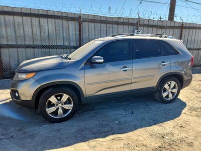 5XYKU3A67CG****** 2012 Kia Sorento