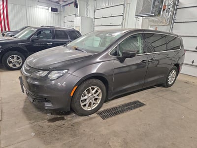 2C4RC1DG2HR****** 2017 Chrysler Pacifica
