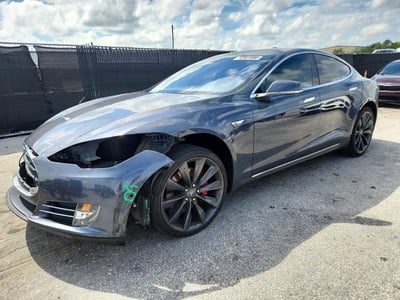 5YJSA1H11EF****** 2014 Tesla Model S