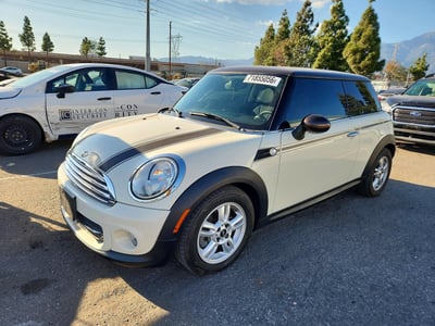 WMWSU3C56DT****** 2013 MINI Cooper