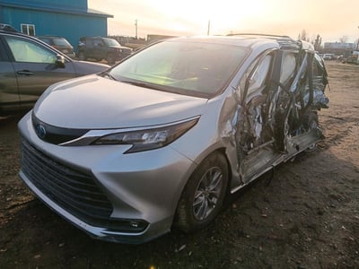 5TDJSKFCXSS****** 2025 Toyota Sienna Hybrid