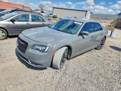 2C3CCABGXKH****** 2019 Chrysler 300s