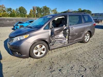 5TDKK3DC9FS****** 2015 Toyota Sienna