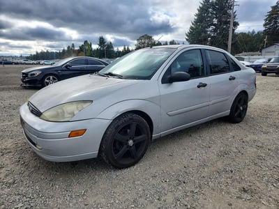 1FAFP383X2W****** 2002 Ford Focus
