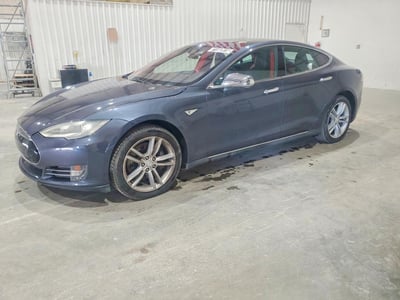 5YJSA1H11EF****** 2014 Tesla Model S