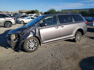 5TDYZ3DC6KS****** 2019 Toyota Sienna