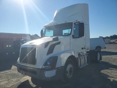 4V4N39TG6JN****** 2018 Volvo VNL