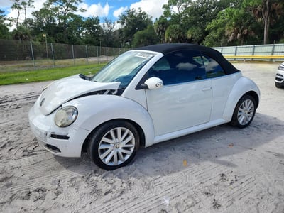 3VWRW3AL6AM****** 2010 Volkswagen New Beetle