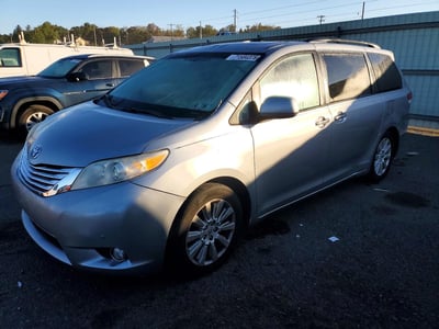 5TDYK3DC5CS****** 2012 Toyota Sienna