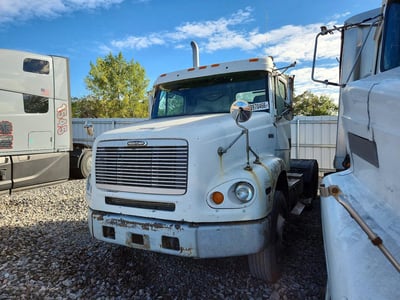1FUJBGAS02H****** 2002 Freightliner Fl112