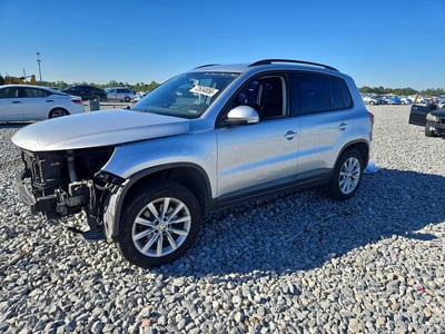 WVGAV7AX4JK****** 2018 Volkswagen Tiguan