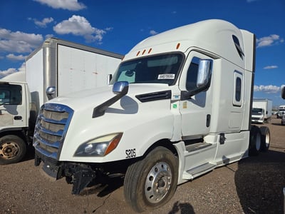 3AKJHHDR4KS****** 2019 Freightliner Cascadia