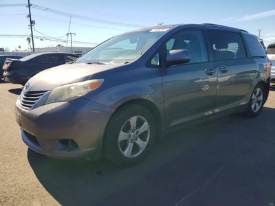 5TDKK3DC1BS****** 2011 Toyota Sienna