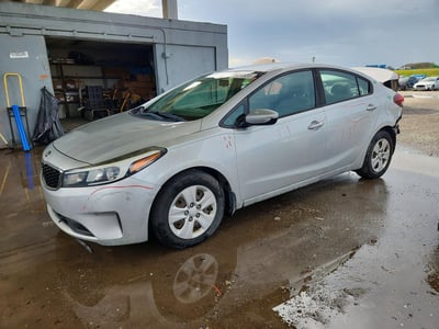 3KPFL4A74JE****** 2018 Kia Forte