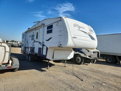 5L4FP282053****** 2005 Pilgrim International 228lrk / 295rlss / 259rlss / 268lbh5 / 371pqbds