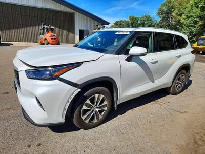 5TDGZRBH5NS****** 2022 Toyota Highlander