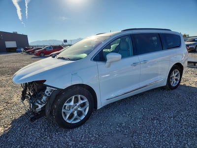 2C4RC1BG0HR****** 2017 Chrysler Pacifica
