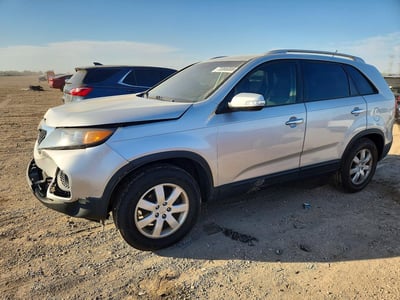 5XYKT4A61DG****** 2013 Kia Sorento