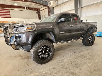 5TFSX5ENXJX****** 2018 Toyota Tacoma