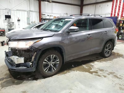 5TDBZRFH6JS****** 2018 Toyota Highlander