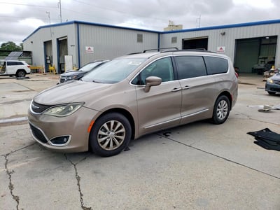 2C4RC1BG5HR****** 2017 Chrysler Pacifica