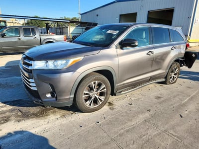 5TDZARFH2JS****** 2018 Toyota Highlander