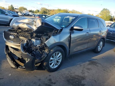 5XYPG4A31HG****** 2017 Kia Sorento