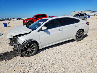 4T1BK1EB3JU****** 2018 Toyota Avalon