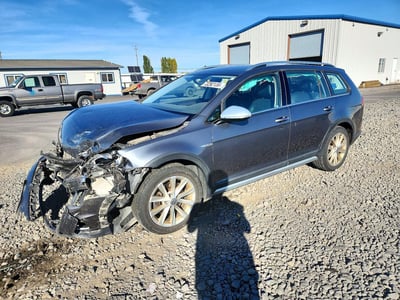 3VWH17AU8HM****** 2017 Volkswagen Golf Alltrack