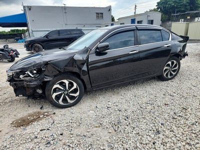 1HGCR2F80HA****** 2017 Honda Accord