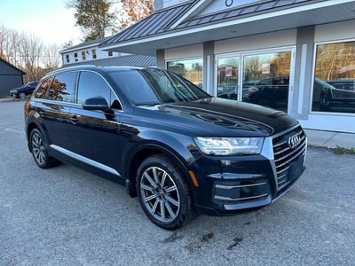 WA1LAAF7XHD****** 2017 Audi Q7