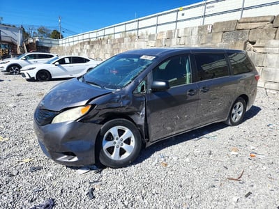 5TDZK3DC9FS****** 2015 Toyota Sienna