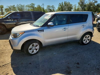 KNDJN2A23F7****** 2015 Kia Soul