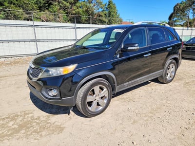 5XYKU4A25DG****** 2013 Kia Sorento