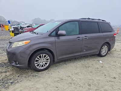 5TDYK3DC0CS****** 2012 Toyota Sienna