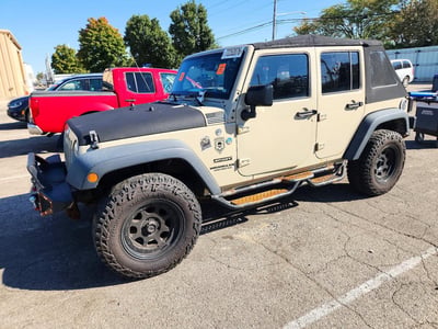 1C4BJWDG6HL****** 2017 Jeep Wrangler