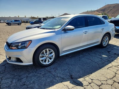 1VWAT7A34HC****** 2017 Volkswagen Passat