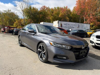 1HGCV1F3XJA****** 2018 Honda Accord