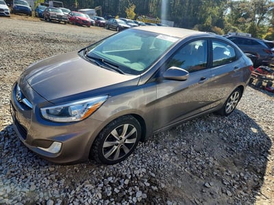 KMHCU4AE6EU****** 2014 Hyundai Accent