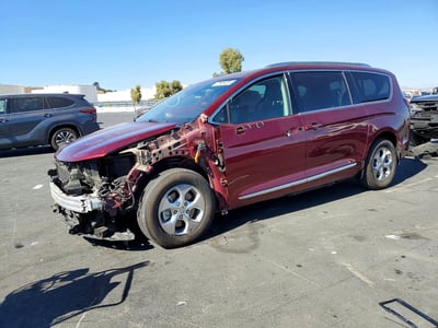 2C4RC1N71JR****** 2018 Chrysler Pacifica Hybrid