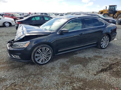 1VWCT7A31HC****** 2017 Volkswagen Passat