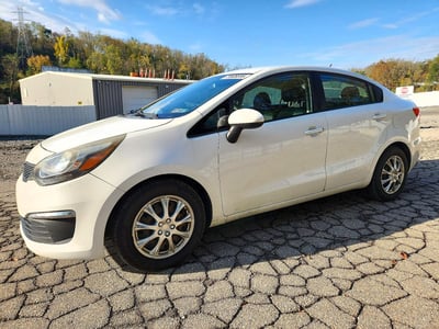 KNADM4A34H6****** 2017 Kia Rio