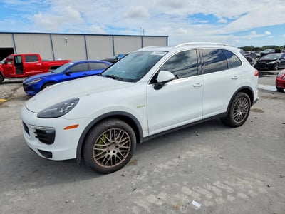 WP1AE2A23GL****** 2016 Porsche Cayenne