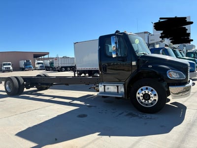 3ALACXFC2JD****** 2018 Freightliner M2 106 Medium Duty