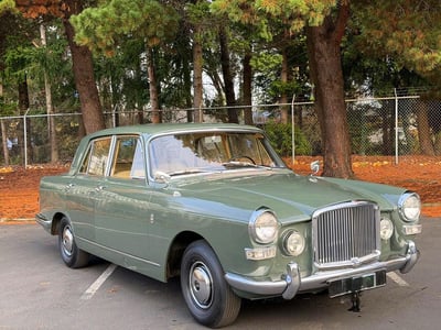 VRS3L**** 1964 Vanderhall Motor Works 4 Litre R