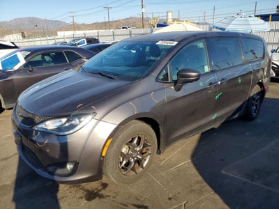 2C4RC1FG8KR****** 2019 Chrysler Pacifica