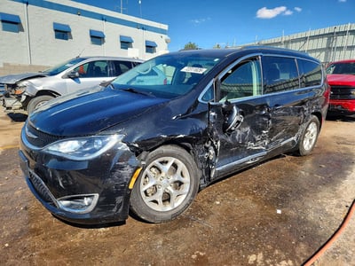 2C4RC1GG5JR****** 2018 Chrysler Pacifica