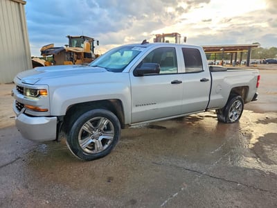 1GCVKPEC7JZ****** 2018 Chevrolet Silverado