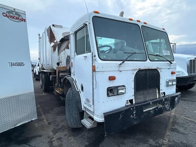1NPZLT0X63D****** 2003 Peterbilt 320
