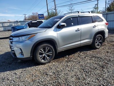 5TDBZRFH5HS****** 2017 Toyota Highlander